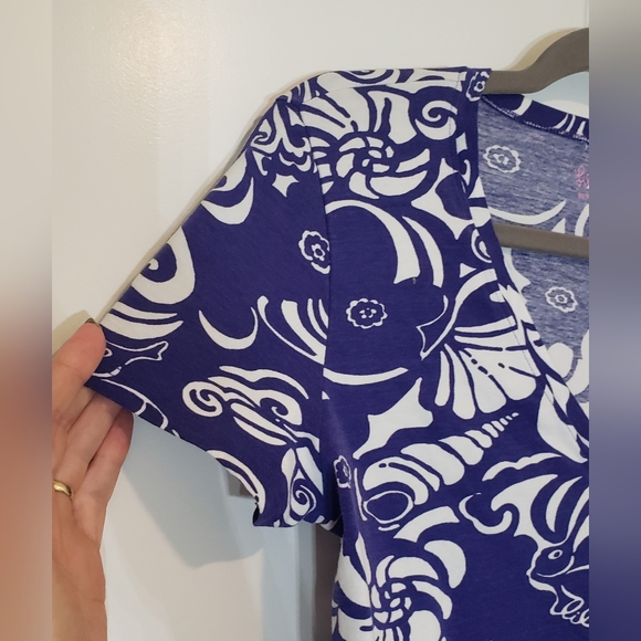 Lily Pulitzer Seashells Purple & White  Short Slv T Shirt Cotton Stretch Medium - Picture 6 of 8